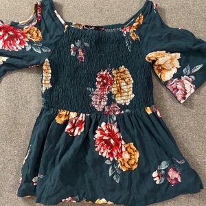 5/$15- Floral Cold Shoulder Top